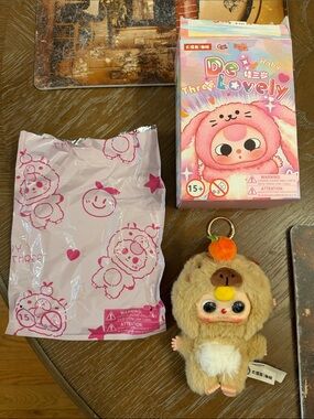 BRAND NEW Three Lovely Baby Plush Keychain - CAPYBARA